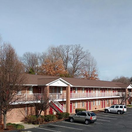 Affordable Suites Charlottesville Dış mekan fotoğraf