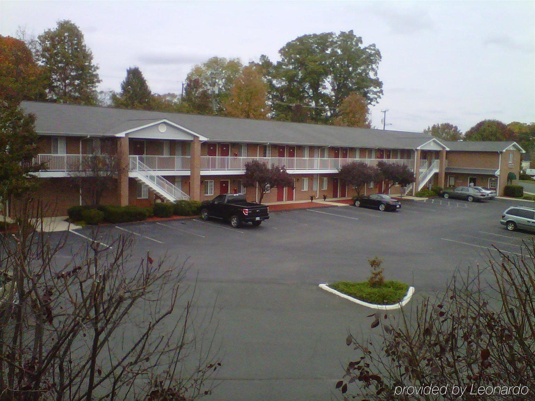 Affordable Suites Charlottesville Dış mekan fotoğraf