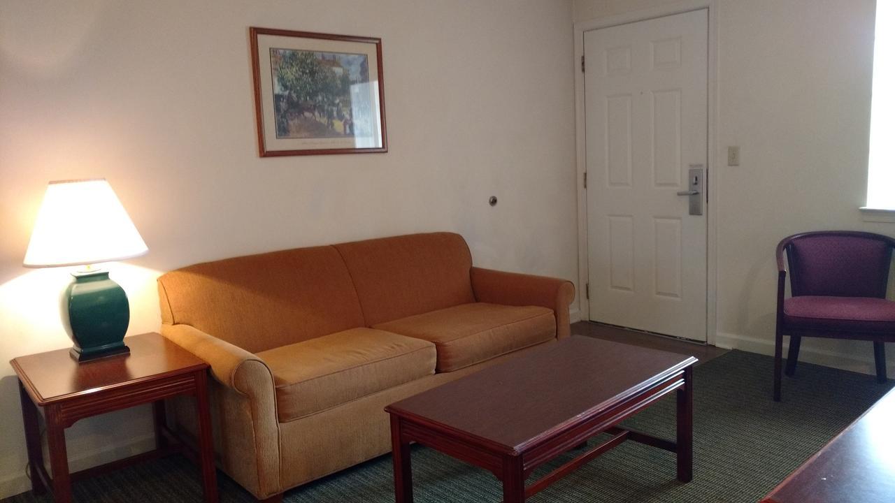 Affordable Suites Charlottesville Dış mekan fotoğraf