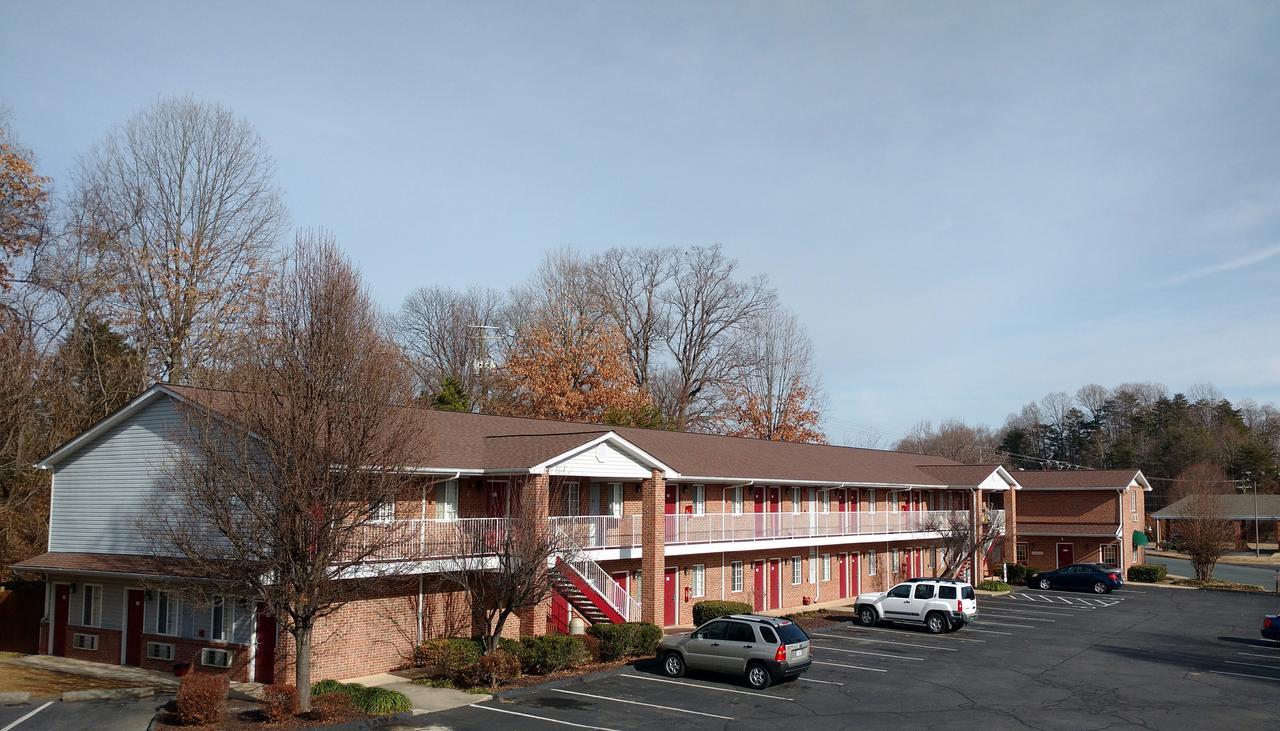 Affordable Suites Charlottesville Dış mekan fotoğraf